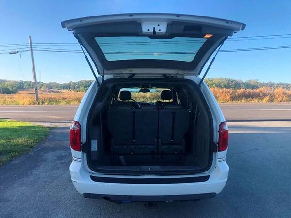 2006 Chrysler Town and Country Limited 4dr Extended Mini Van for sale in Wrightsville, PA – photo 9