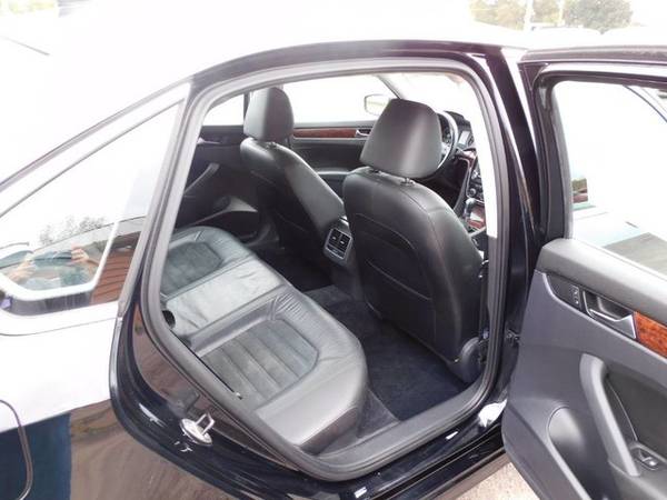 Volkswagen Passat TDI SEL Premium 4d Sedan Sunroof NAV Turbo Diesel... for sale in Hickory, NC – photo 10