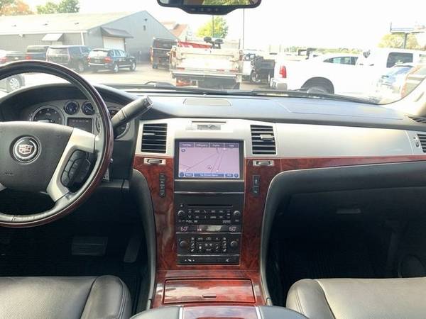 2013 Cadillac Escalade Premium AWD Navi Tv/DVD Sunroof Cln Carfax We F for sale in Canton, OH – photo 13