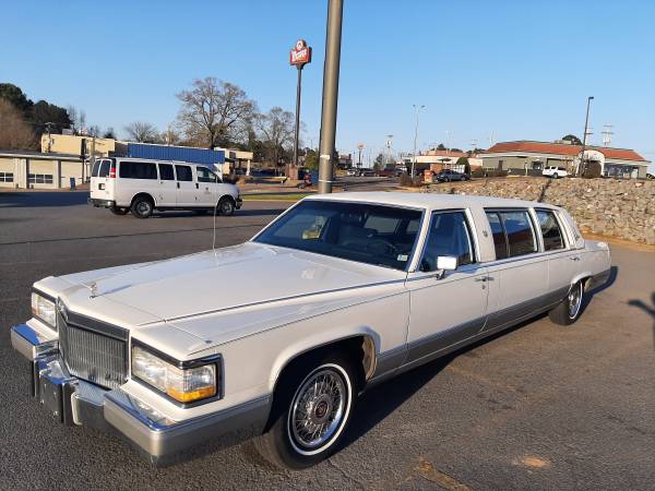 1-owner Like New Cadillac Fleetwood Brougham Limousine Only 19k for sale in Cabot, AR – photo 2