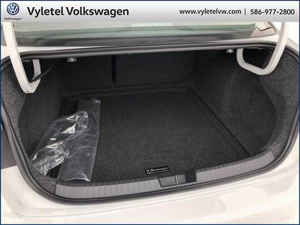 2020 Volkswagen Jetta sedan R-Line Auto w/ULEV - Volkswagen Pure for sale in Sterling Heights, MI – photo 10