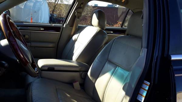 2004 Lincoln Town Car Ultimate 4dr Sedan - SUPER CLEAN! WELL... for sale in Wakefield, MA – photo 15