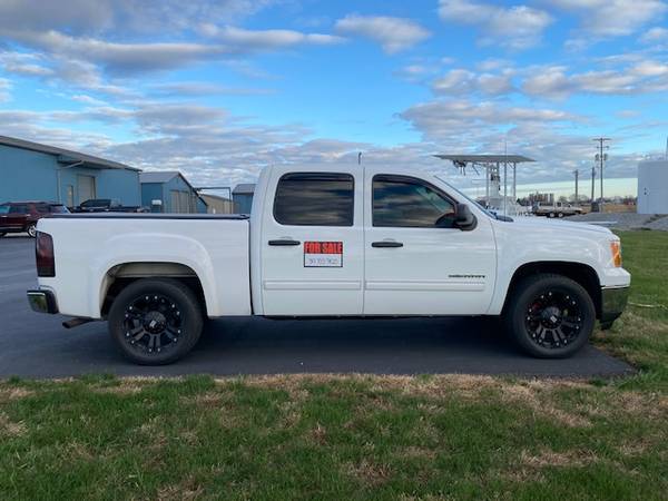 2010 GMC SIERRA 1500 SLE 4x4 - cars & trucks - by owner - vehicle... for sale in Fairland, IN – photo 3