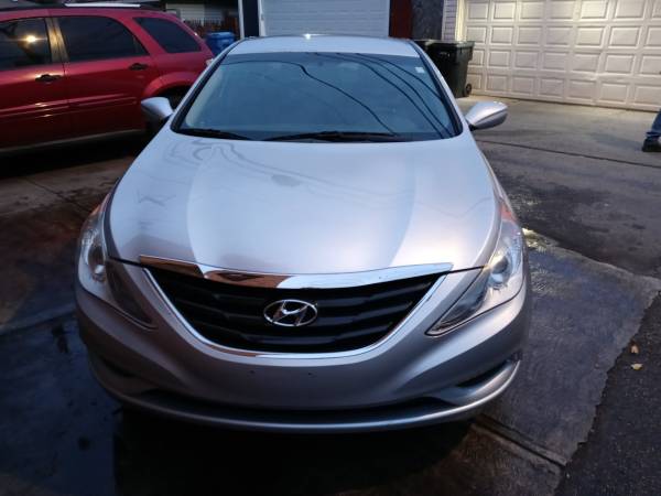2011 Hyunday Sonata 4 cil - cars & trucks - by owner - vehicle... for sale in Chicago, IL – photo 3