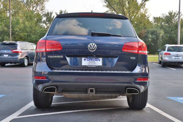2012 *Volkswagen* *Touareg* *4dr TDI Sport w/Nav* Ni - cars & trucks... for sale in Oak Forest, IL – photo 5