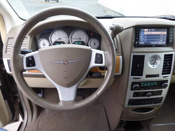 2008 Chrysler Town and Country - cars & trucks - by dealer - vehicle... for sale in Union Gap, WA – photo 17