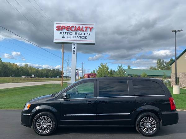 2014 Chrysler Town & Country! Touring-L! DVD! Stow & Go! New Tires! for sale in Suamico, WI – photo 2
