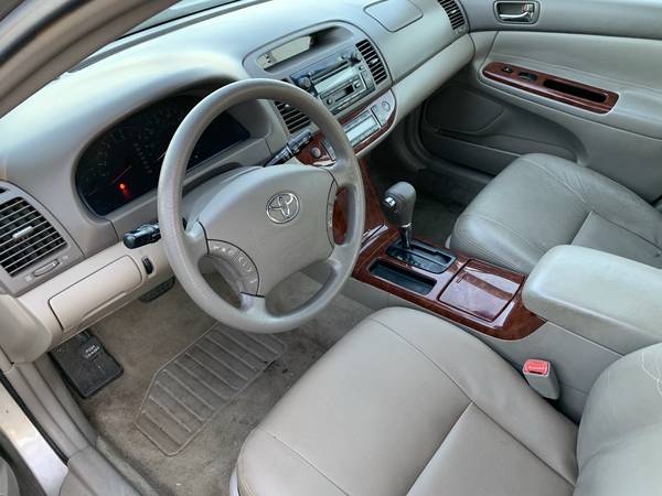 2005 Toyota Camry XLE - - by dealer - vehicle for sale in Whiteland, IN – photo 11