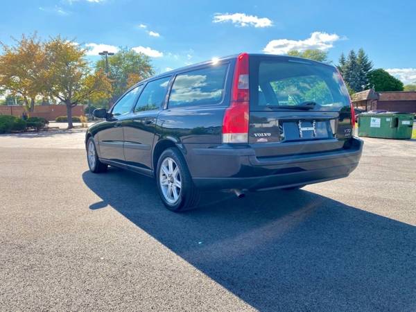 2002 VOLVO V70 2.4T - cars & trucks - by dealer - vehicle automotive... for sale in Carol Stream, IL – photo 5