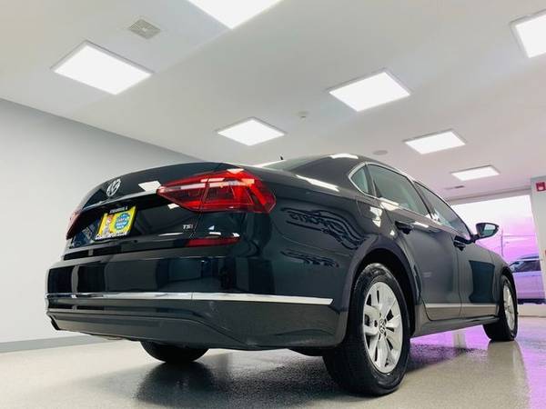 2017 Volkswagen Passat 1.8T S Automatic *GUARANTEED CREDIT APPROVAL*... for sale in Streamwood, IL – photo 11