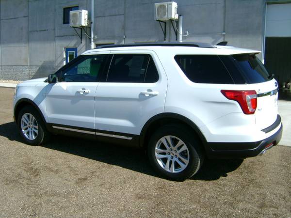 2018 Ford Explorer XLT 4x4, Only 4,273 miles! Tow Pkg! Like New! for sale in Sisseton, ND – photo 6