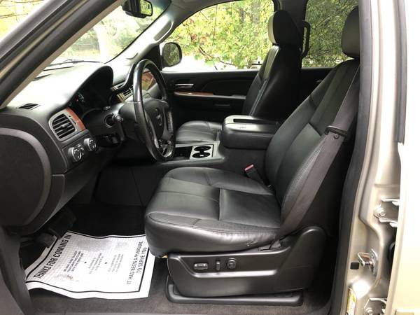 2008 GMC YUKON XL LOADED LEATHER MOONROOF! 140K EXCEL IN/OUT! E-85 GAS for sale in Copiague, NY – photo 10