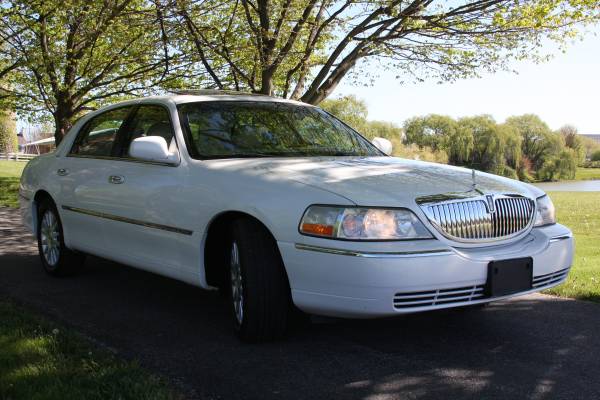 2003 Lincoln Town Car Limited Signature 3950 - - by for sale in Other, IL – photo 8