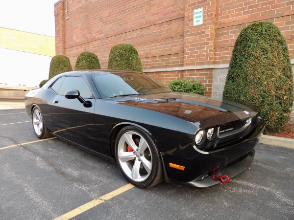 2009 Dodge Challenger SRT8 - cars & trucks - by owner - vehicle... for sale in milwaukee, WI – photo 5
