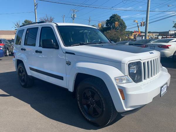 *************2012 JEEP LIBERTY SPORT ARCTIC EDITION!! for sale in Bohemia, NY – photo 3