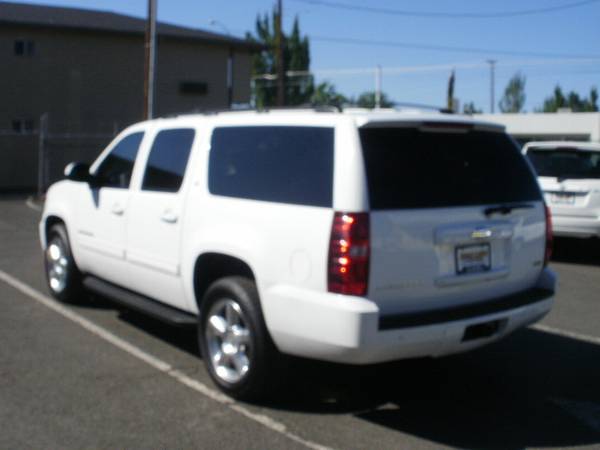 2010 CHEVROLET SUBURBAN LT 4X4 - HOME OF "YES WE CAN" FINANCING for sale in Medford, OR – photo 5