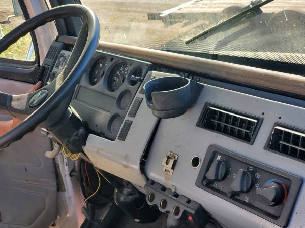 97 flatbed tow truck Freightliner FL70 for sale in Shingle Springs, CA – photo 8