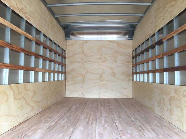 2019 Isuzu NPR, 16ft lgate. Box truck Mike for sale in Pompano Beach, FL – photo 2