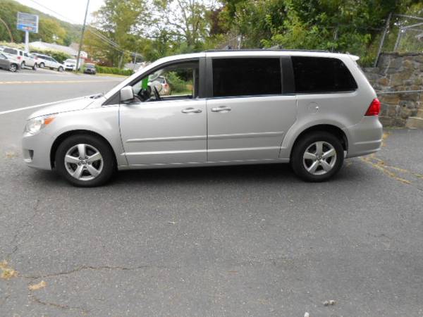 2011 Volkswagen Routan SE 102k Miles Leather 2 DVD Players Rev.... for sale in Seymour, CT – photo 2