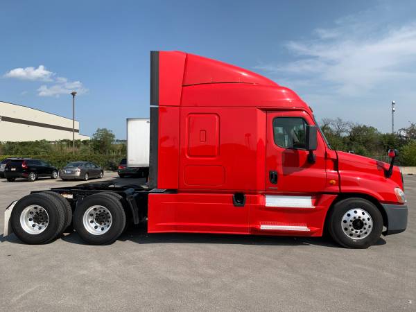 2014 Freightliner Cascadia Evolution 125 - cars & trucks - by owner... for sale in Romeoville, IL – photo 2