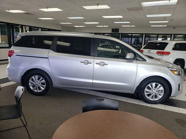 2016 Kia Sedona 4d Wagon LX - - by dealer - vehicle for sale in Louisville, KY – photo 8