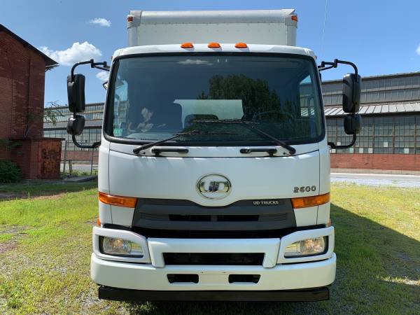 2012 UD 2600 103k Tuned & Deleted 26 ft Box Truck Lift Gate for sale in Lebanon, VA – photo 8