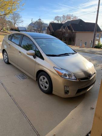 2011 Toyota Prius III - cars & trucks - by owner - vehicle... for sale in Hot Springs National Park, AR – photo 2