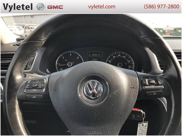 2013 Volkswagen Passat sedan 4dr Sdn 2.0L DSG TDI SE - cars & trucks... for sale in Sterling Heights, MI – photo 19