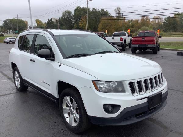 Sharp! 2010 Jeep Compass! Reliable! - cars & trucks - by dealer -... for sale in Ortonville, OH – photo 7