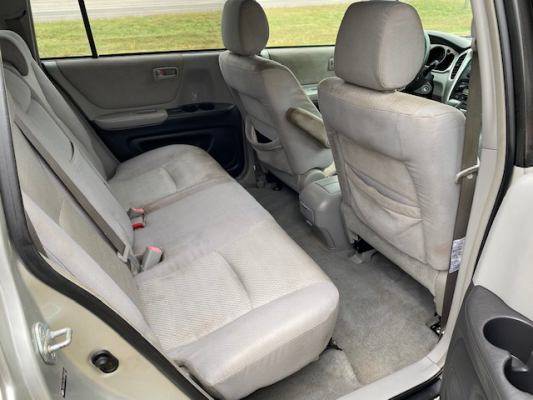 *******2005 Toyota Highlander/FWD/V6/Auto***** - cars & trucks - by... for sale in Augusta, KS – photo 9