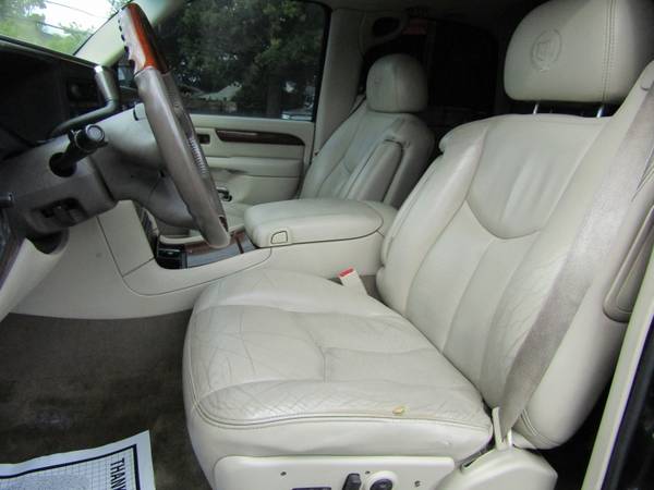 2005 Cadillac Escalade 4dr AWD - - by dealer - vehicle for sale in Milwaukie, OR – photo 13