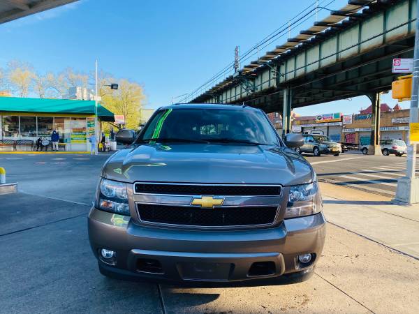 2014 Chevrolet Suburban LT 4WD Navi/DVDs 1 Owner Clean CarFax - cars for sale in Brooklyn, NY – photo 3