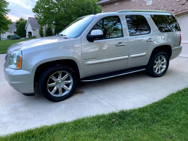 2007 Yukon Denali AWD - Clean! - cars & trucks - by owner - vehicle... for sale in Victoria, MN – photo 3