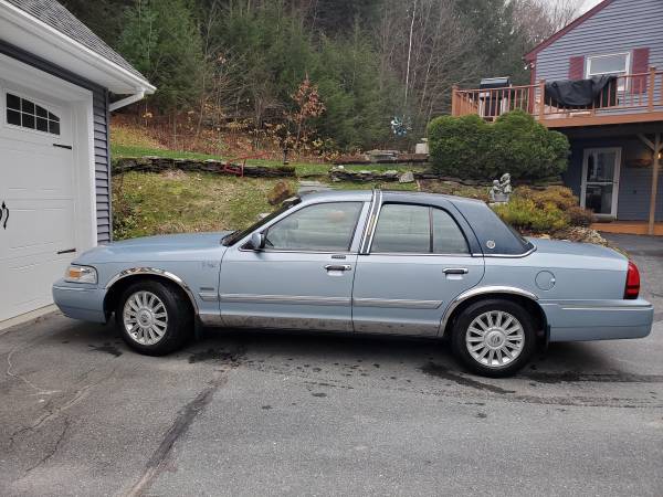 "One of a Kind" '09 Mercury Grand Marquis - cars & trucks - by owner... for sale in Windsor, VT – photo 3