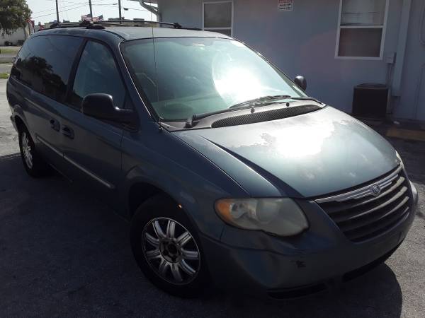 2005 Chrysler Town & Country Minivan - - by dealer for sale in Holiday, FL – photo 5