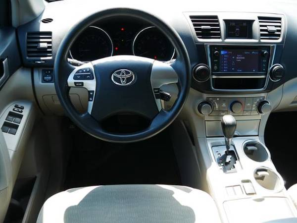 2013 Toyota Highlander for sale in Menomonie, WI – photo 8