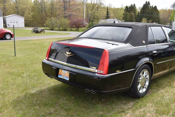 REDUCED $6K ONE-OF-A-KIND 2010 CADILLAC DTS GOLD VINTAGE SEDAN LN for sale in Ontonagon, MN – photo 8