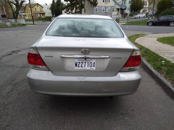 Mint condition 05 toyota camry for sale in Newark , NJ – photo 5