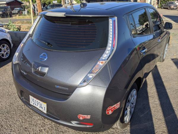 2017 Nissan Leaf S ** Red HOV Carpool Sticker **All Electric - cars... for sale in Vista, CA – photo 5