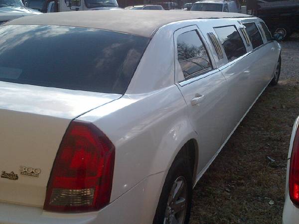 2006 (10) Passengers Chrysler (300) Limousine - - by for sale in NEW YORK, NY – photo 3