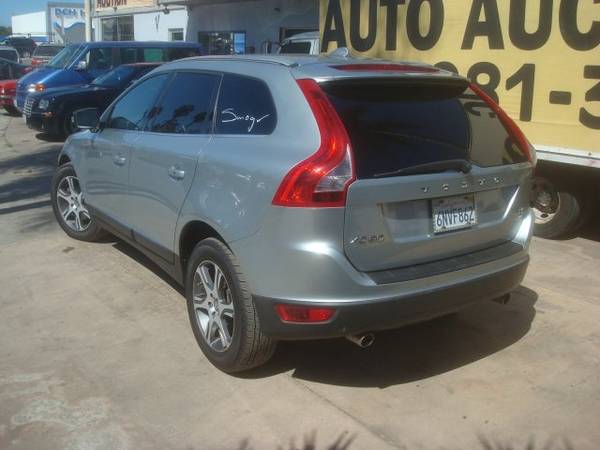2011 Volvo XC60 Public Auction Opening Bid for sale in Mission Valley, CA – photo 4