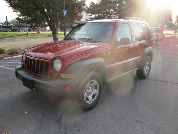 2006 Jeep Liberty, 4x4, auto, 3.7 6cyl. loaded, smog, IMMACULATE!! -... for sale in Sparks, NV – photo 4