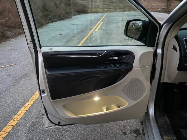 2011 Chrysler Town And Country Touring / CLEAN TITLE - cars & trucks... for sale in Sevierville, TN – photo 14