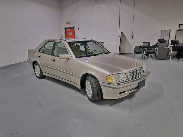 Collector Grade 1999 Mercedes-Benz C280 only 92k miles! Rust free -... for sale in Northbrook, IL – photo 8