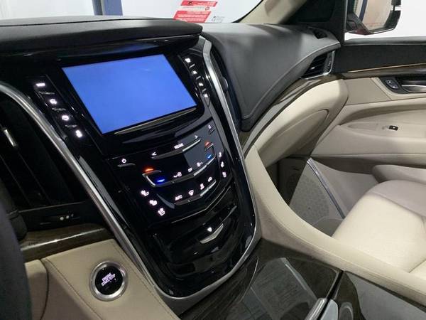 2020 Cadillac Escalade ESV Premium Luxury - Open 9 - 6, No Contact for sale in Fontana, CA – photo 23