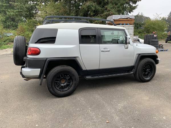2007 Toyota Fj Cruiser 4x4 - cars & trucks - by dealer - vehicle... for sale in Vancouver, WA – photo 7