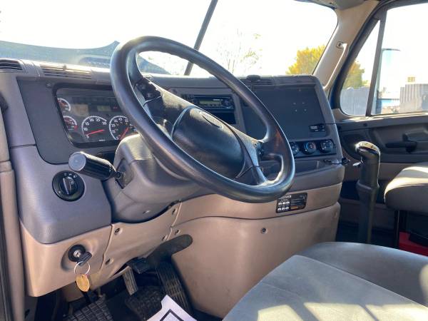 2013 FREIGHTLINER CASCADIA SINGLE AXLE EXTRA CLEAN - cars & trucks -... for sale in Van Nuys, CA – photo 11