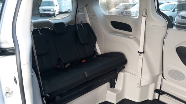 2019 Chrysler Pacifica * Wheelchair van* Handicap Accessible* - cars... for sale in Concord, CA – photo 8