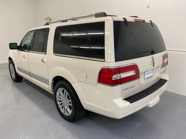 2007 Lincoln Navigator L. Luxury 4dr SUV - cars & trucks - by dealer... for sale in Pinellas Park, FL – photo 4