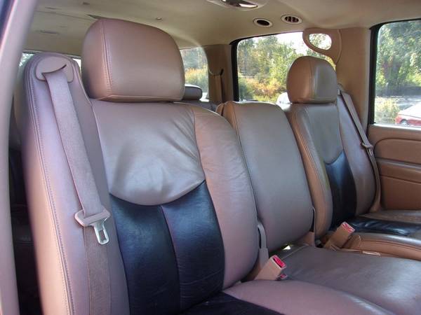 2005 Chevy Suburban LS Seats-9, 301k Miles, Black/Tan, Very Clean!!... for sale in Franklin, ME – photo 10